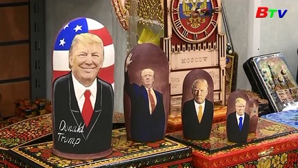 Bộ Búp bê Matryoshka mang hình ứng viên tổng thống Mỹ  Donald Trump lên  kệ tại Nga